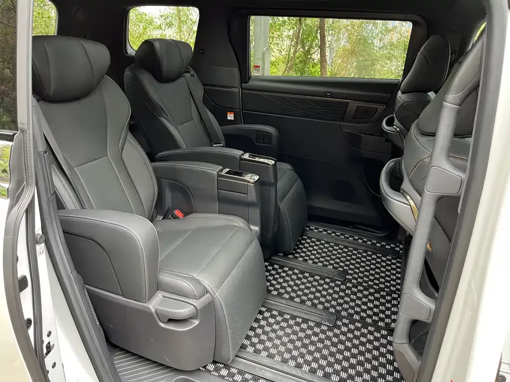 Toyota Alphard 2025 из CN, фото 6