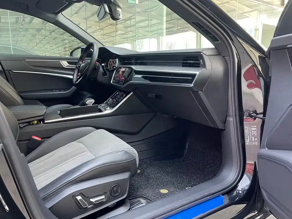 Audi A6L 2024 из CN, фото 7