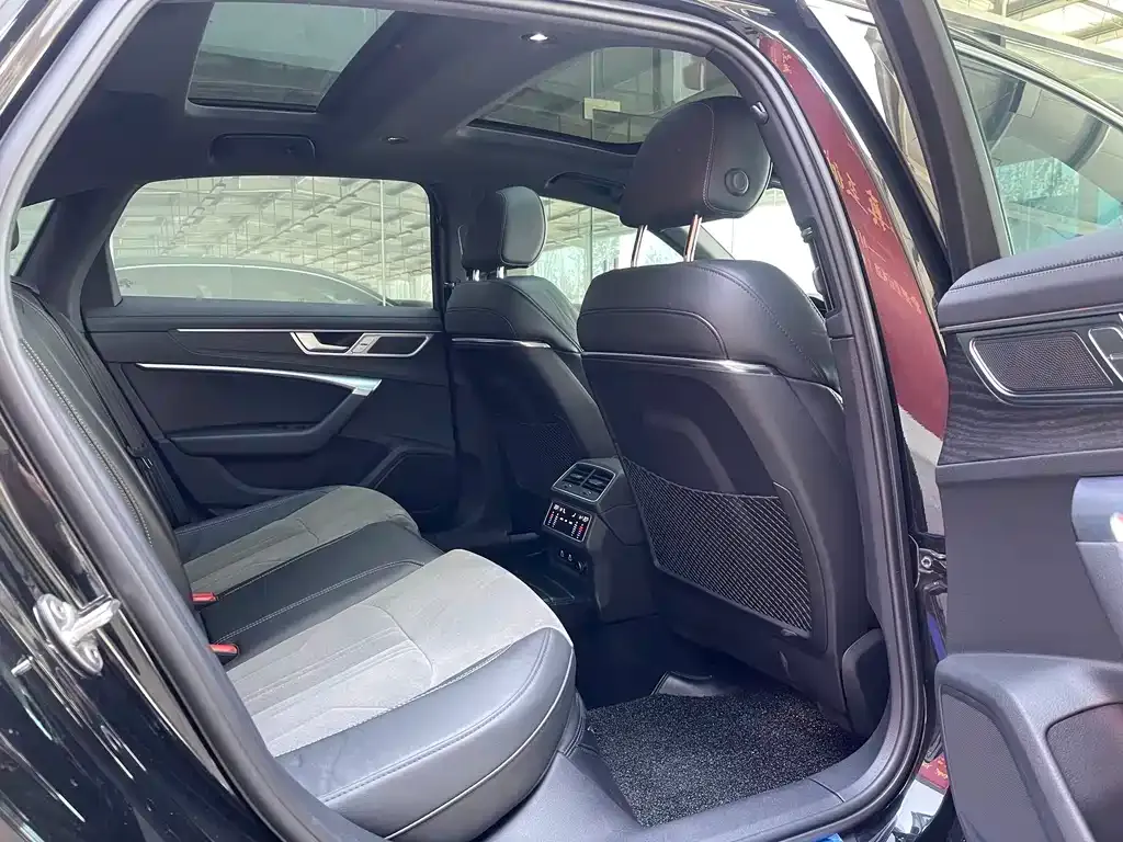 Audi A6L 2024 из CN, фото 8