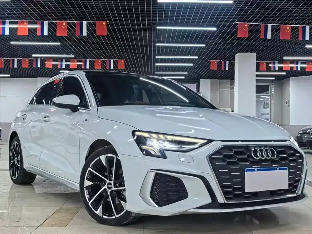 Audi A3 2023 из CN, фото 3