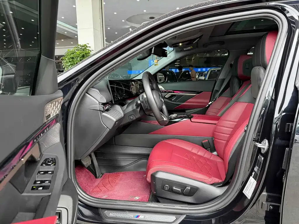 BMW 5 Series 2024 из CN, фото 4