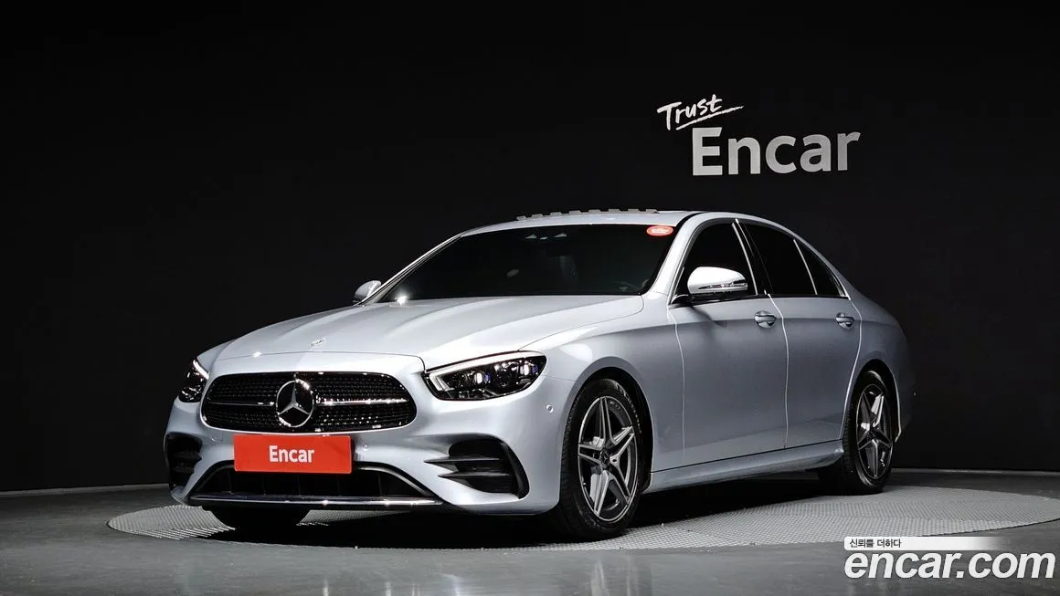 Mercedes-Benz E-Class — фото 1