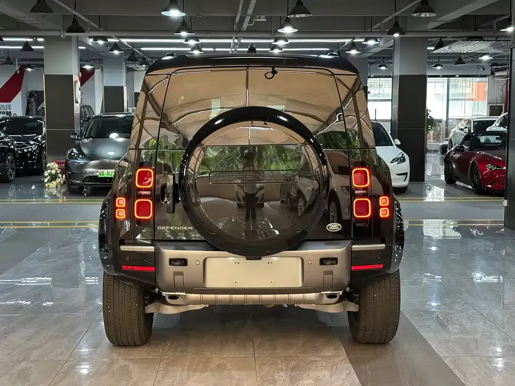 Land Rover Defender — фото 4
