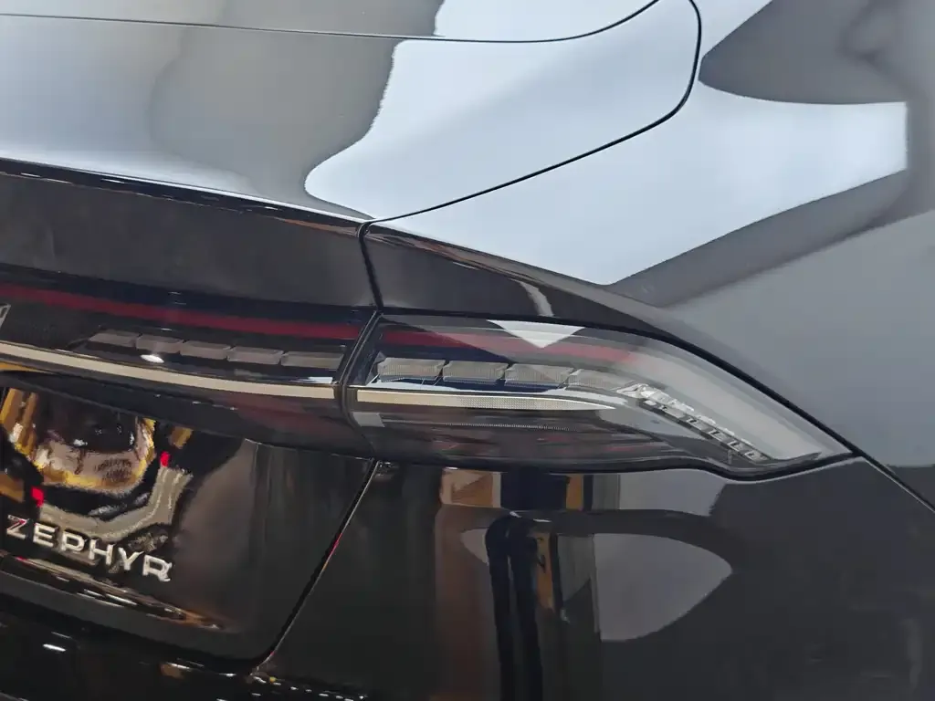 Lincoln Z 2023 из CN, фото 8
