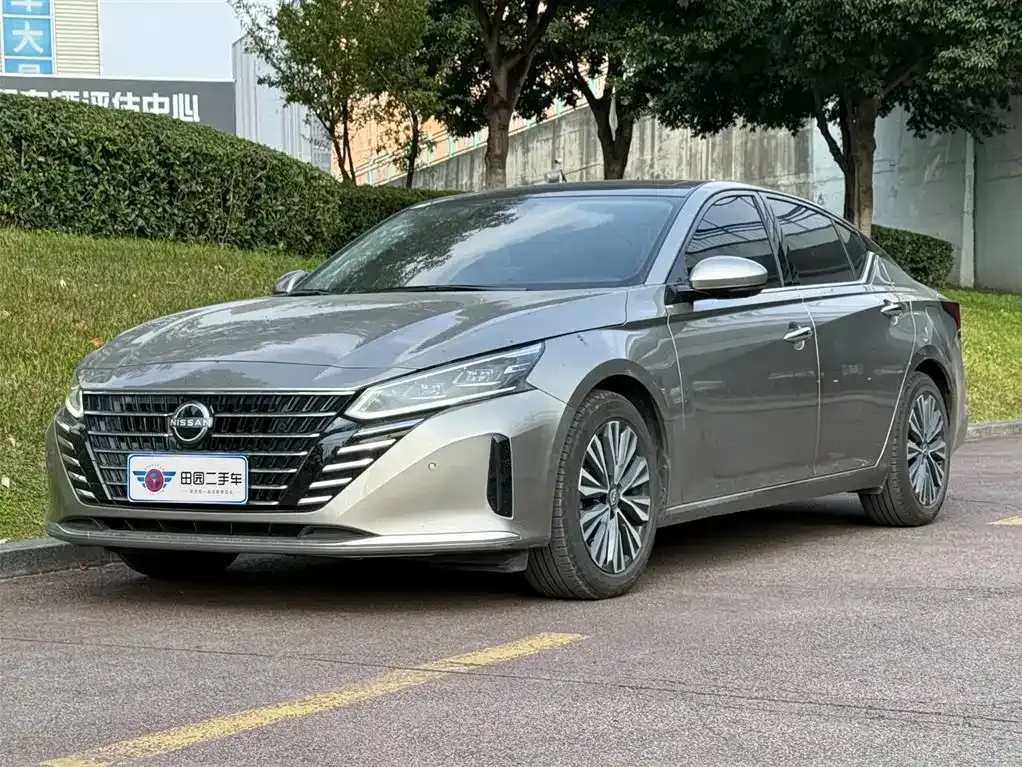 Nissan Teana — фото 1