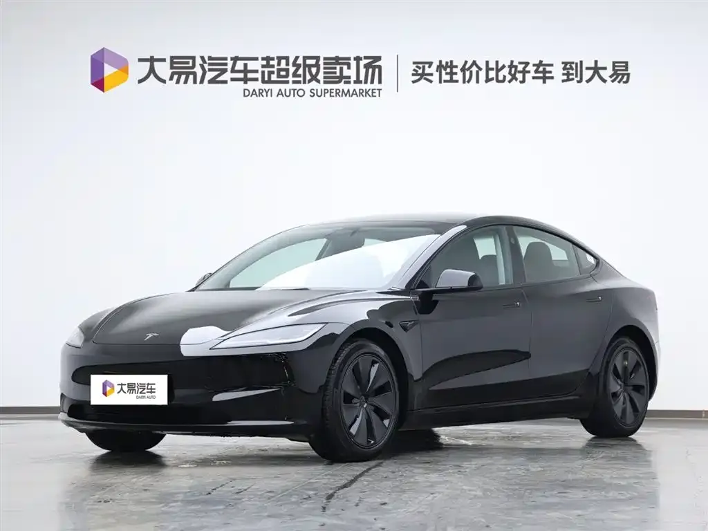 Tesla Model 3 — фото 1