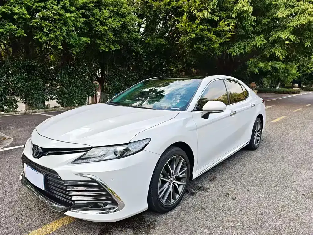 Toyota Camry 2023 из CN, фото 1