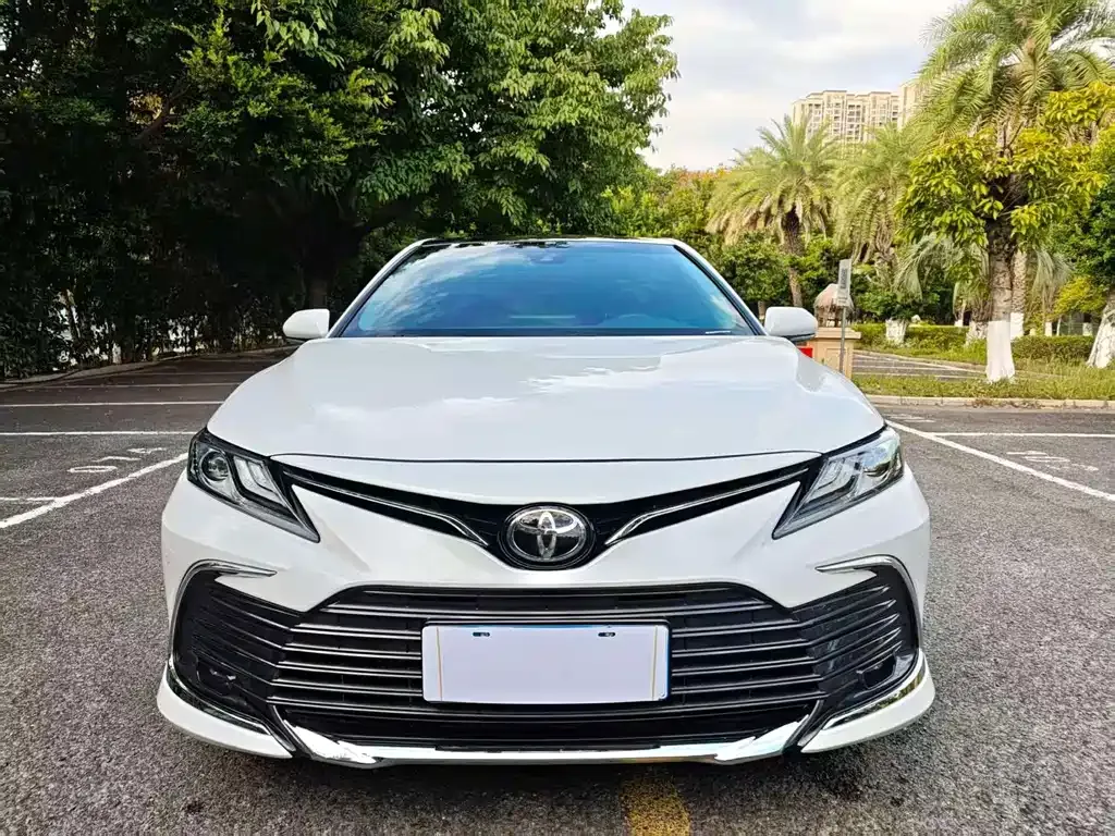 Toyota Camry 2023 из CN, фото 2
