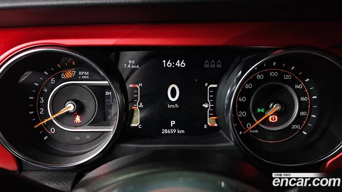 Jeep Wrangler 2023 из KR, фото 8