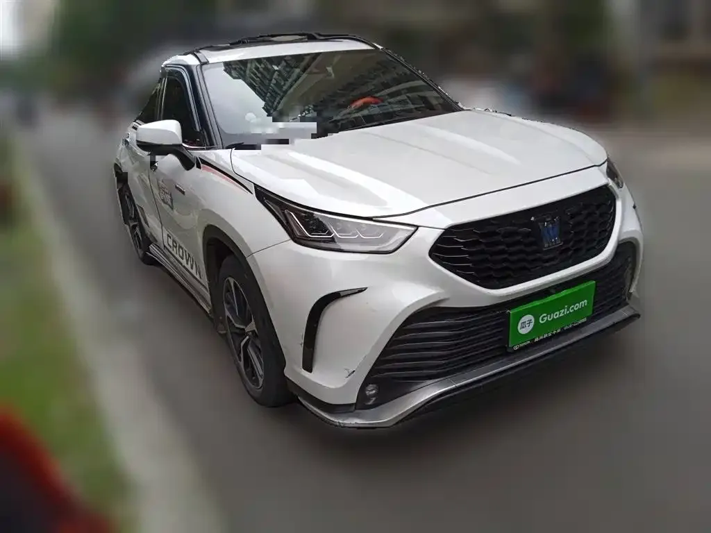 Toyota Crown Kluger 2022 из CN, фото 4