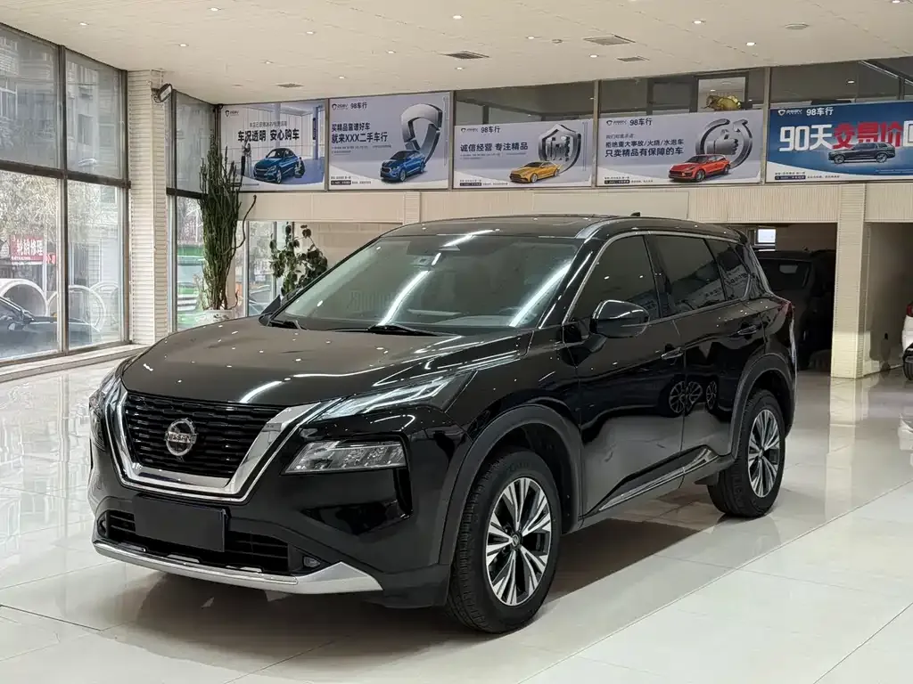 Nissan X-Trail — фото 1