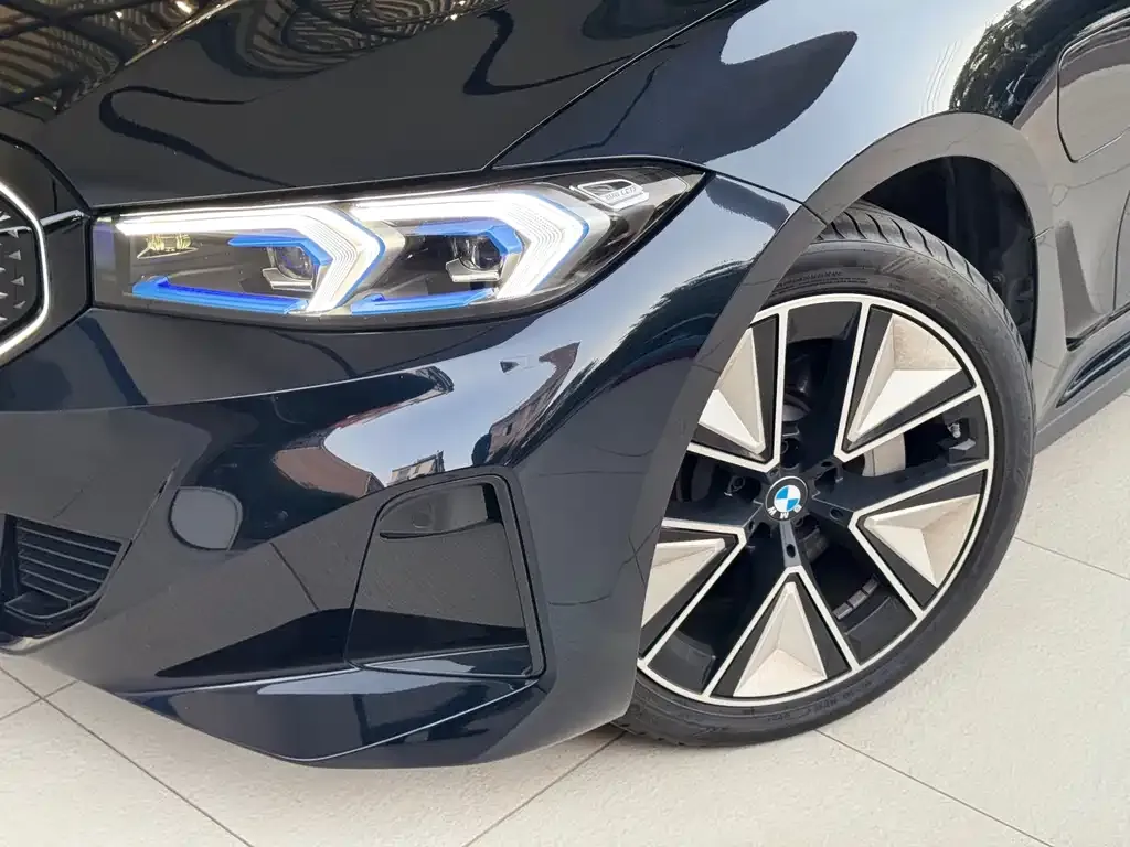 BMW i3 — фото 7