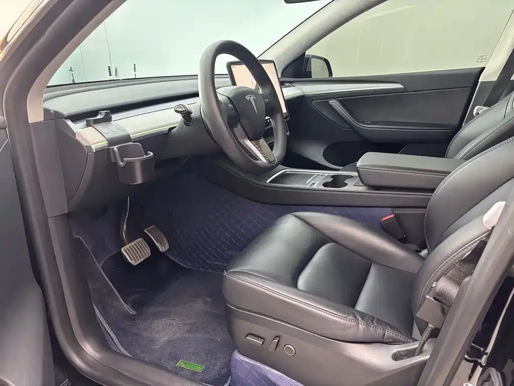 Tesla Model Y 2023 из CN, фото 8