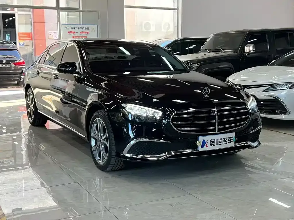Mercedes-Benz E-Class — фото 3