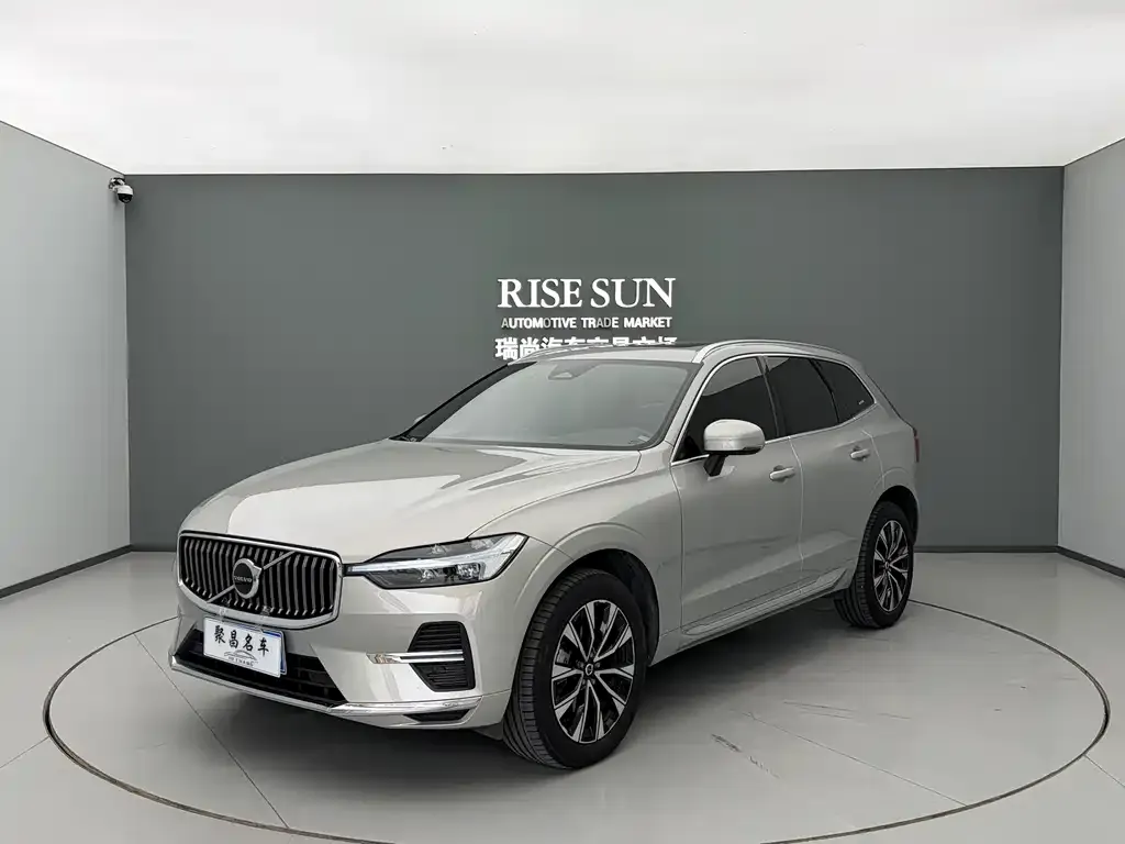 Volvo XC60 2023 из CN, фото 1