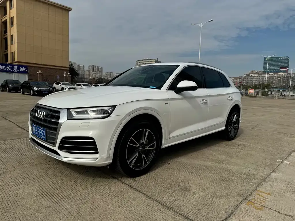 Audi Q5L 2021 из CN, фото 1