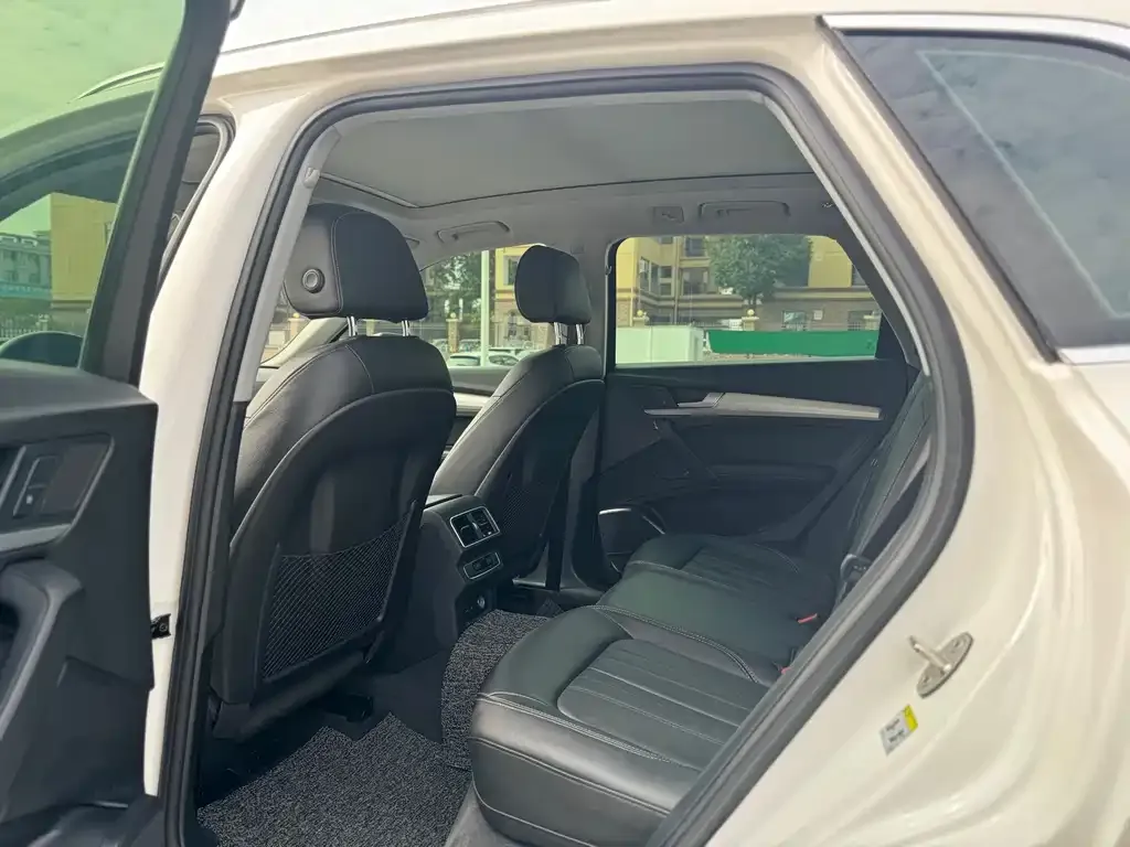 Audi Q5L 2021 из CN, фото 5