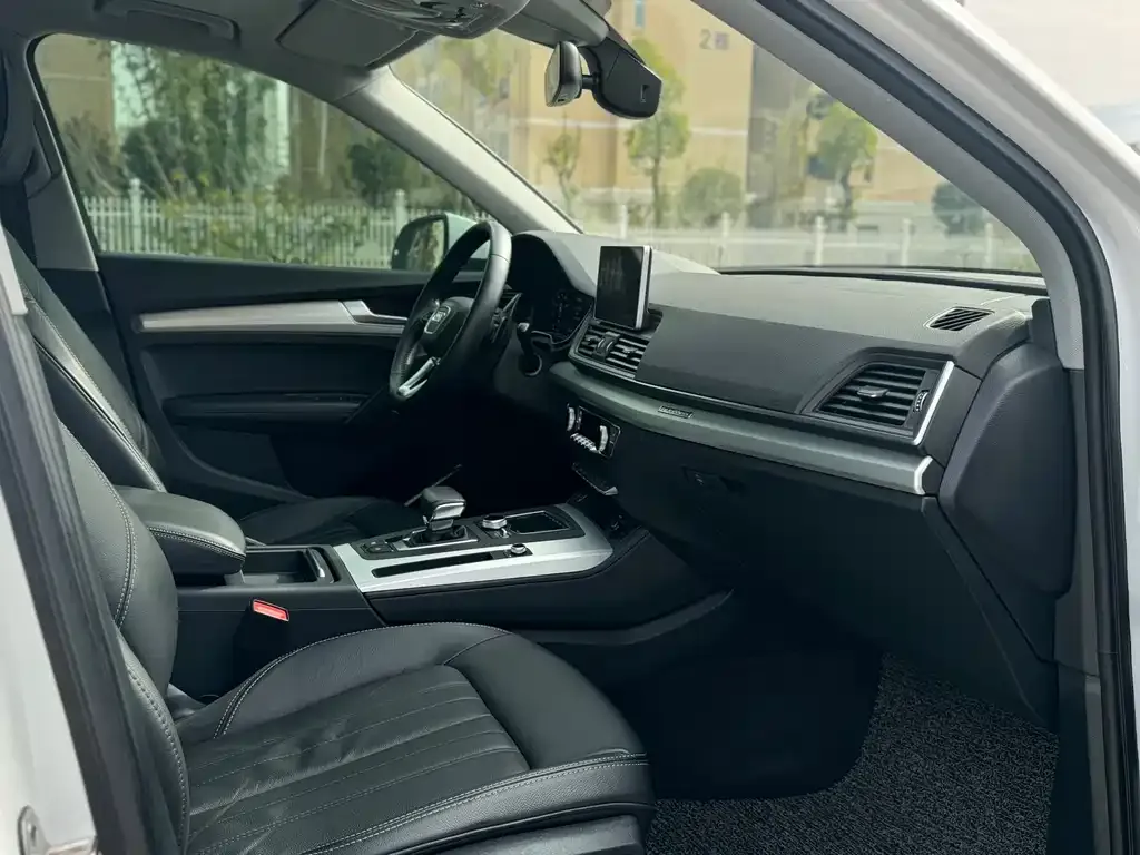 Audi Q5L 2021 из CN, фото 6