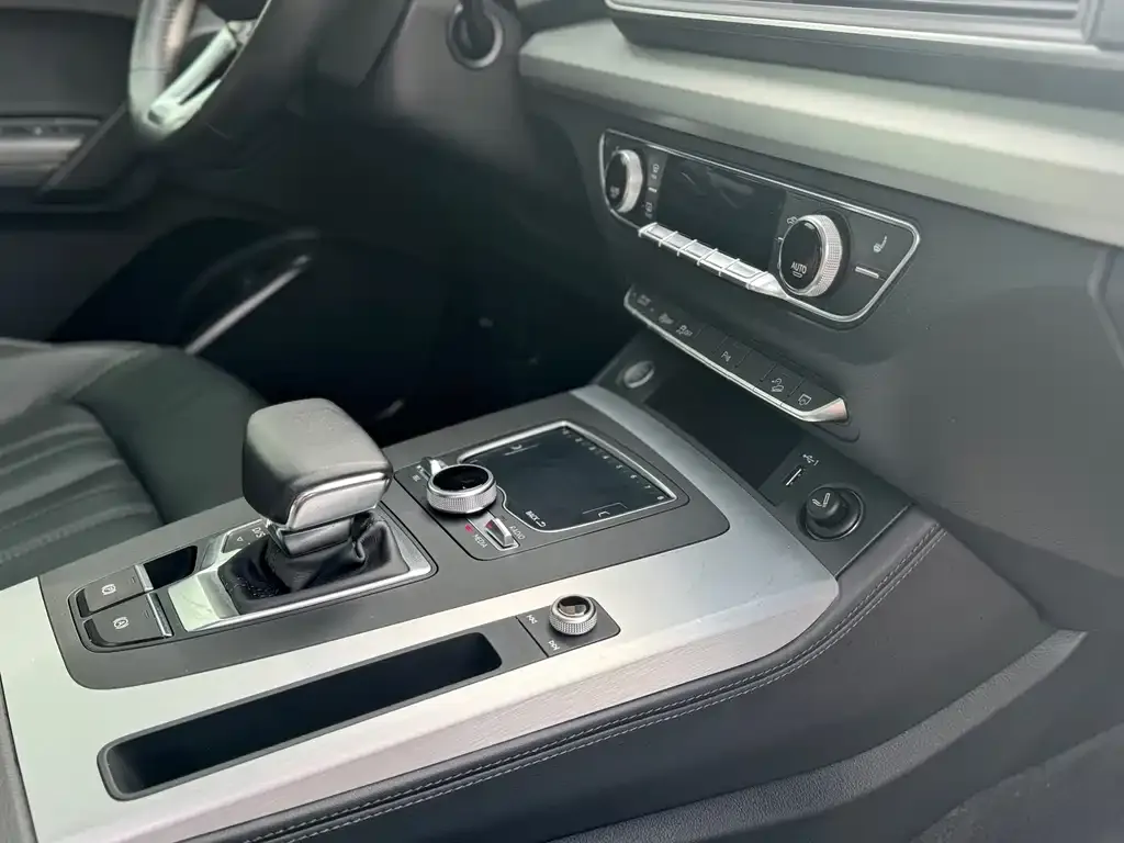 Audi Q5L 2021 из CN, фото 7