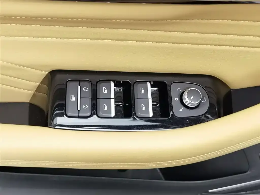 Geely Xingyue L EREV 2024 из CN, фото 9