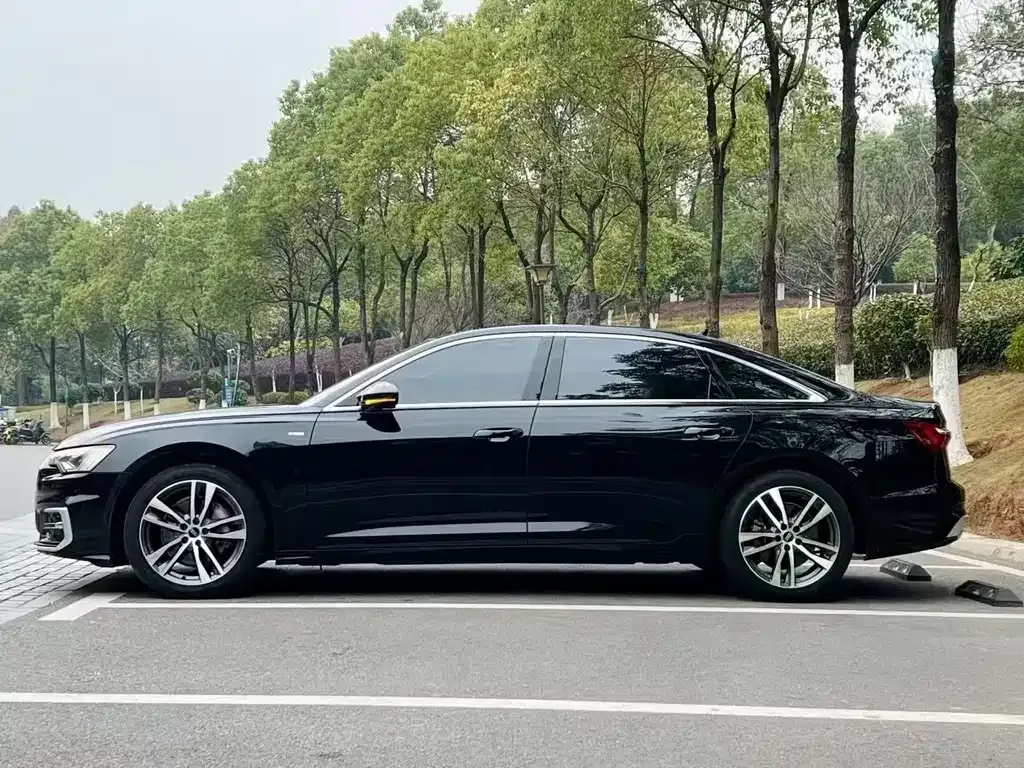 Audi A6L — фото 7