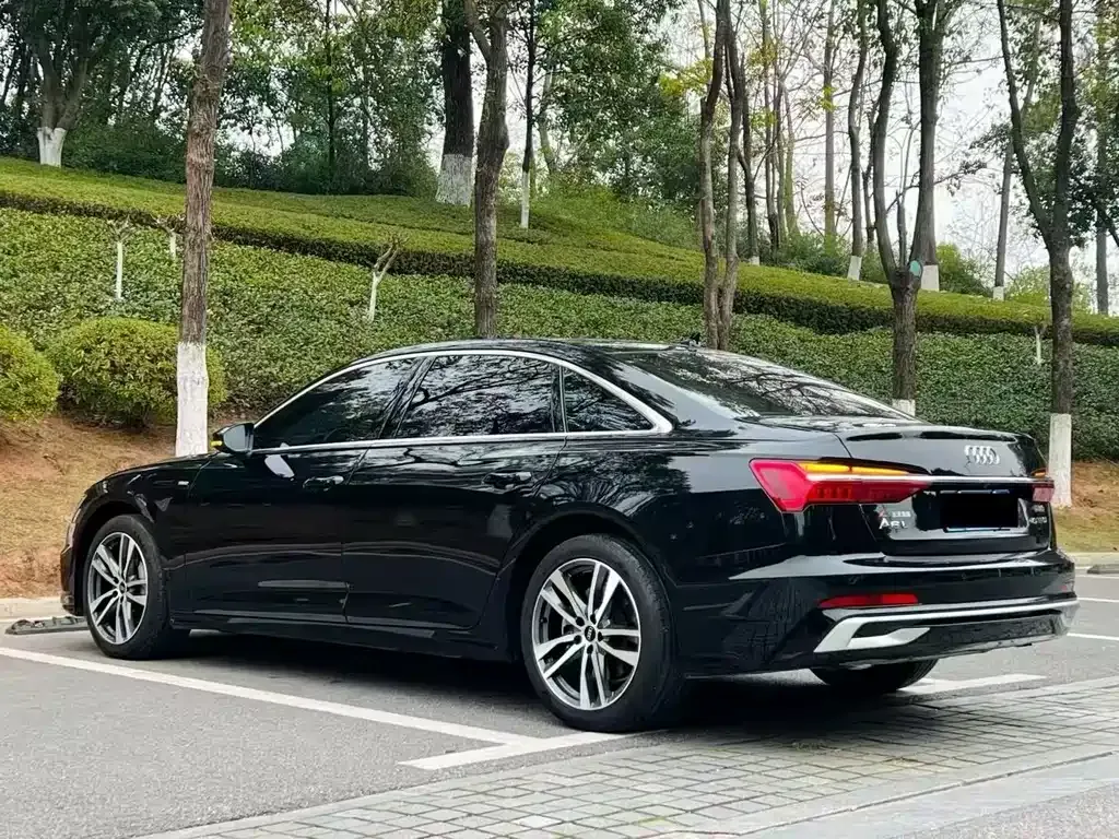 Audi A6L — фото 9