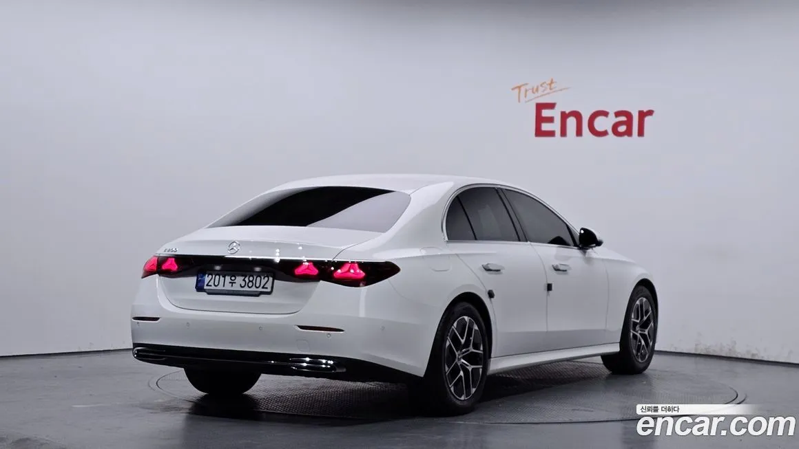 Mercedes-Benz E-Class 2025 из KR, фото 2