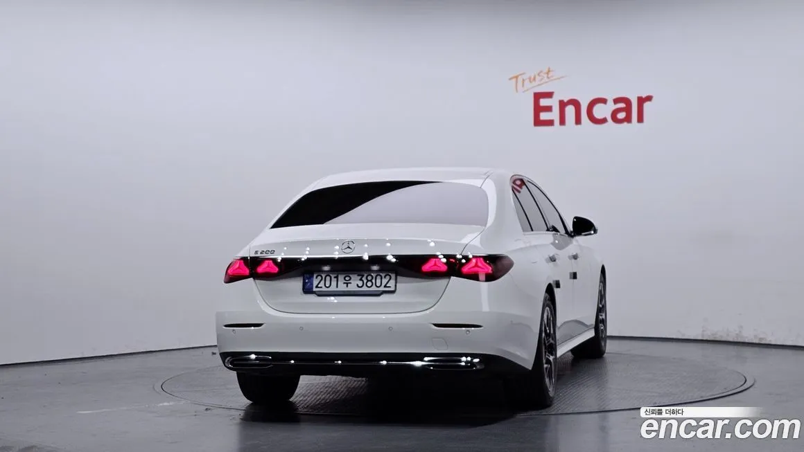 Mercedes-Benz E-Class 2025 из KR, фото 4