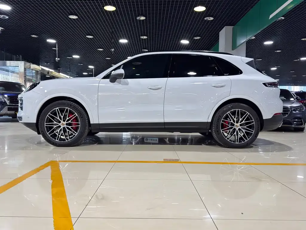 Porsche Cayenne 2025 из CN, фото 3
