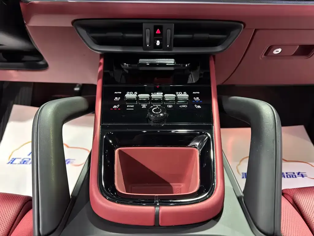 Porsche Cayenne 2025 из CN, фото 8