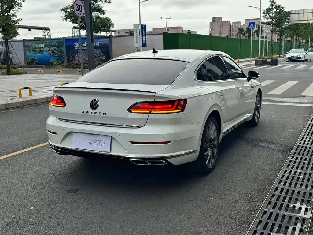 Volkswagen CC — фото 6