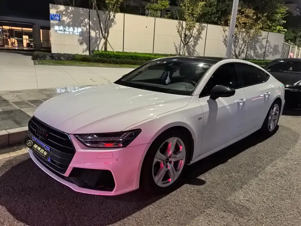 Audi A7 — фото 1