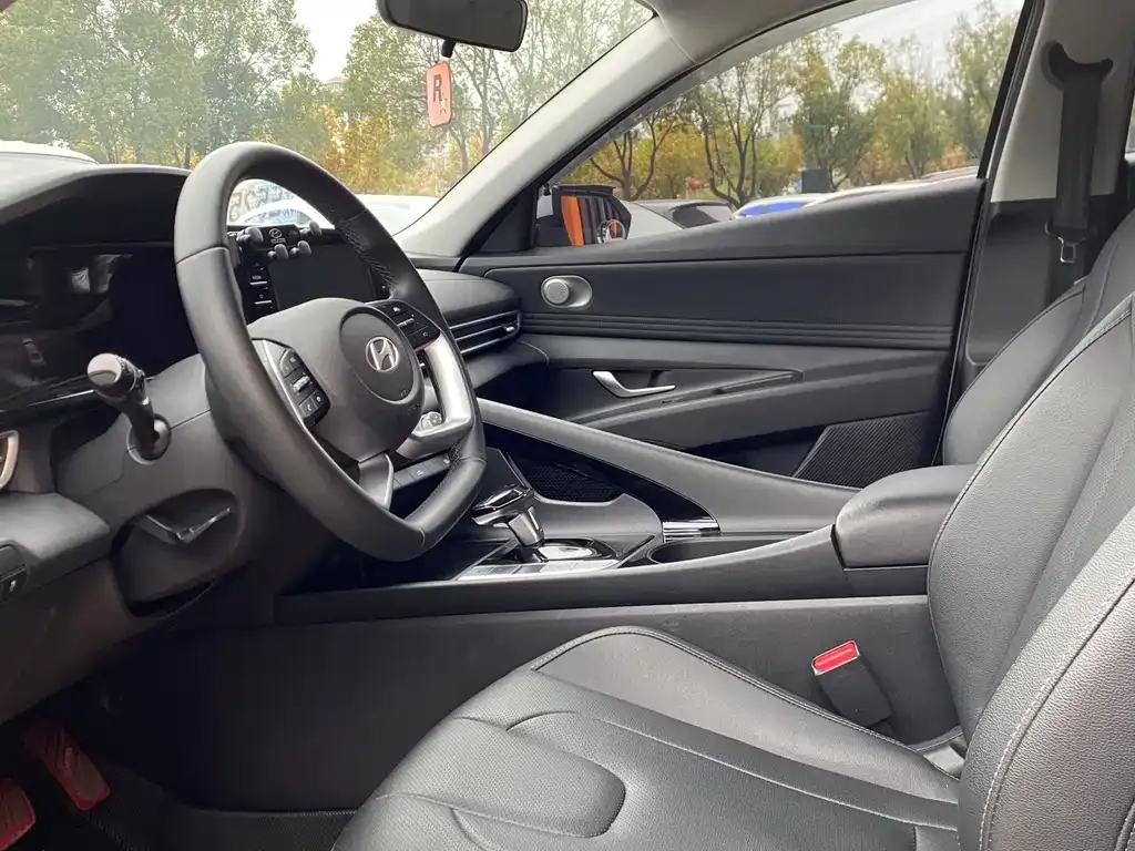 Hyundai Elantra 2024 из CN, фото 7