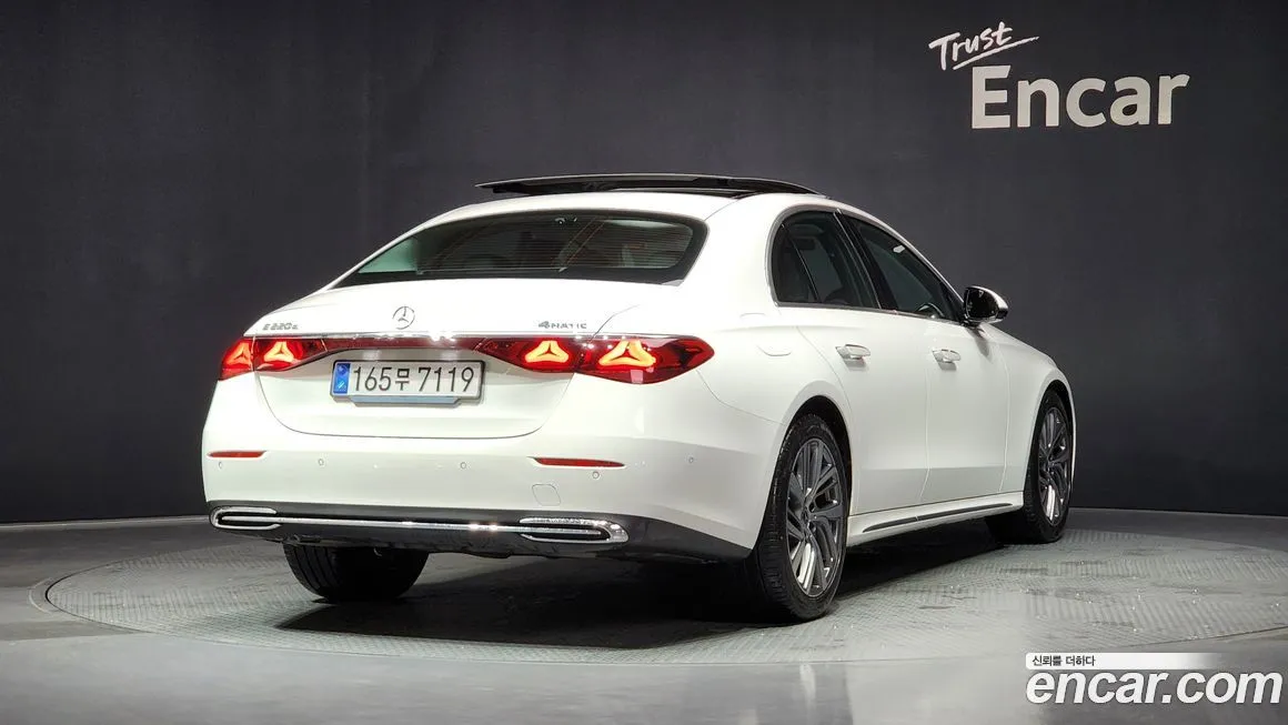Mercedes-Benz E-Class 2024 из KR, фото 2