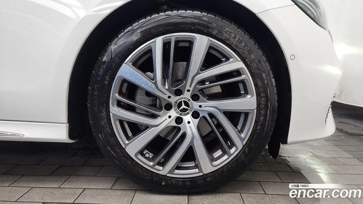 Mercedes-Benz E-Class 2024 из KR, фото 5
