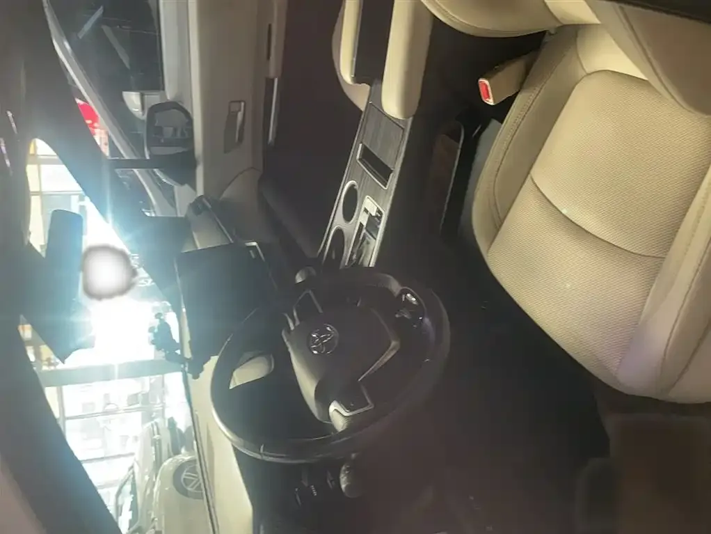 Toyota Sienna 2023 из CN, фото 10
