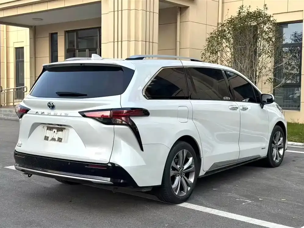 Toyota Sienna 2023 из CN, фото 6