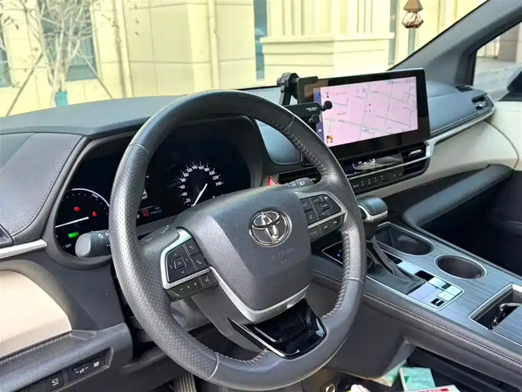 Toyota Sienna 2023 из CN, фото 8