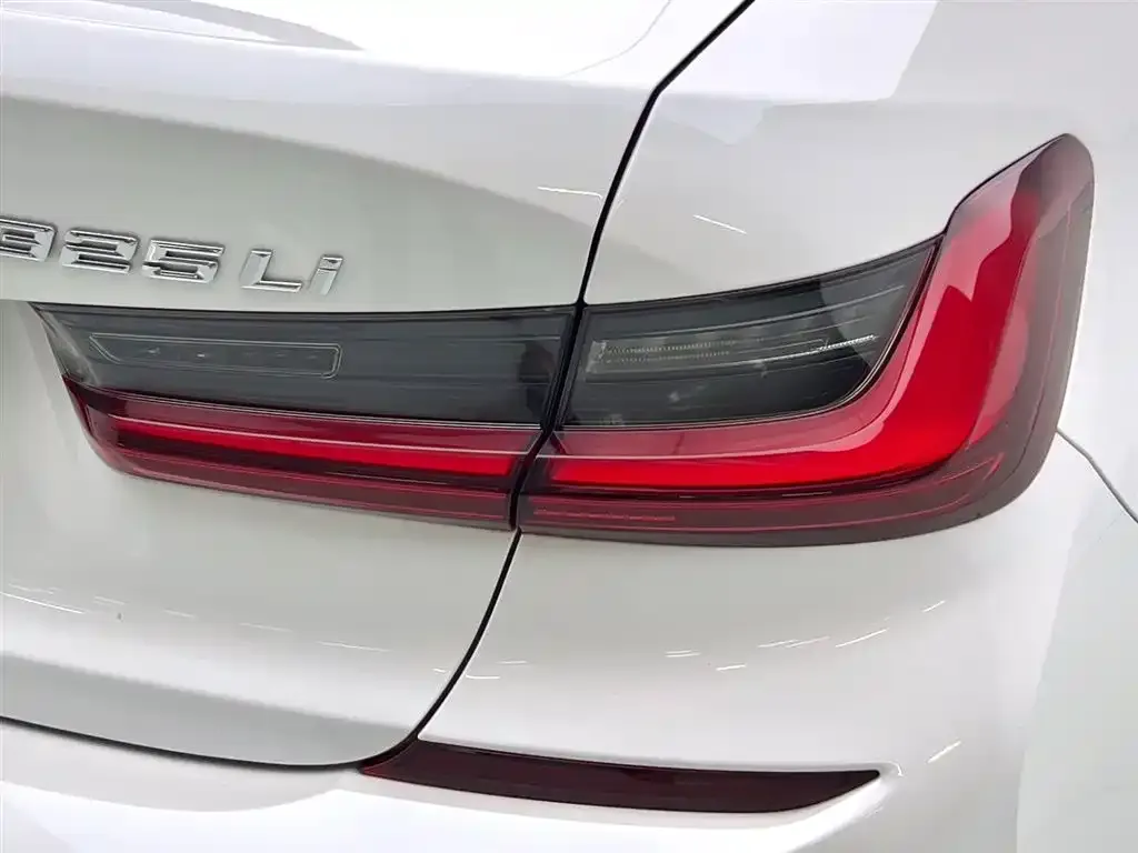 BMW 3 Series 2022 из CN, фото 7