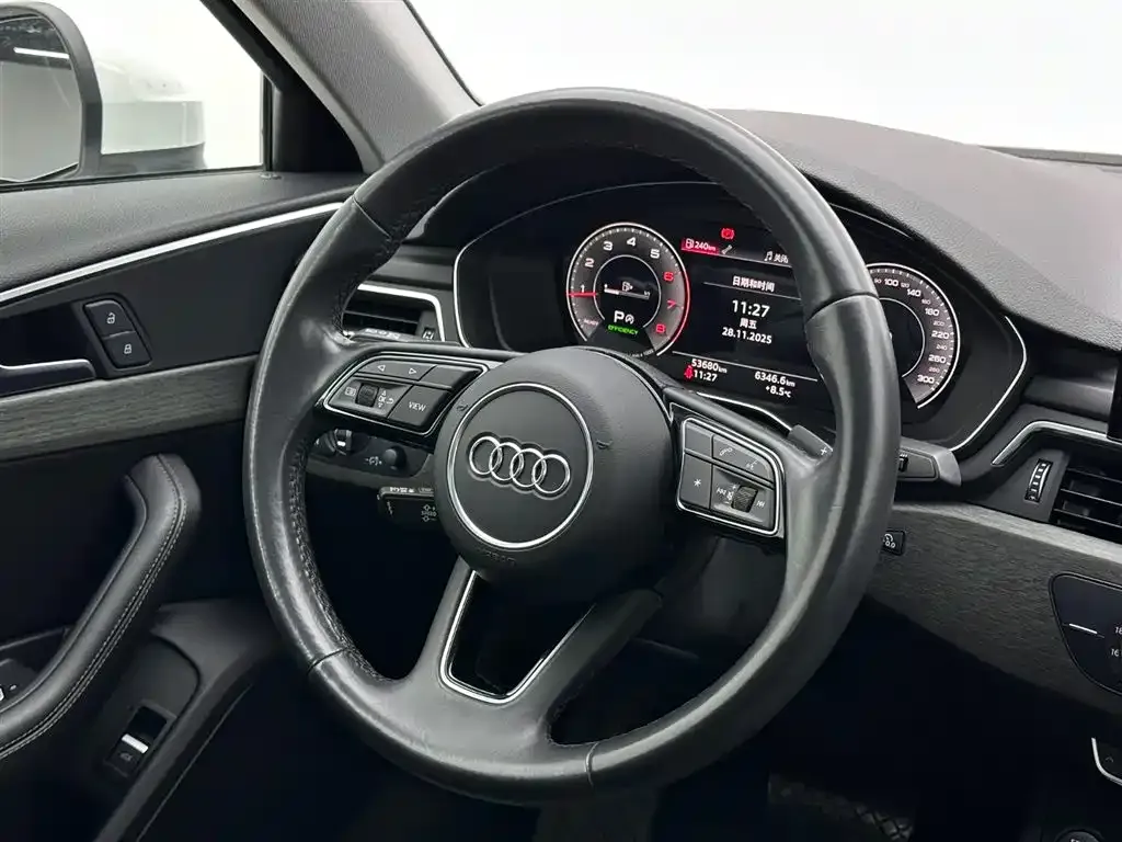 Audi A4L 2022 из CN, фото 10