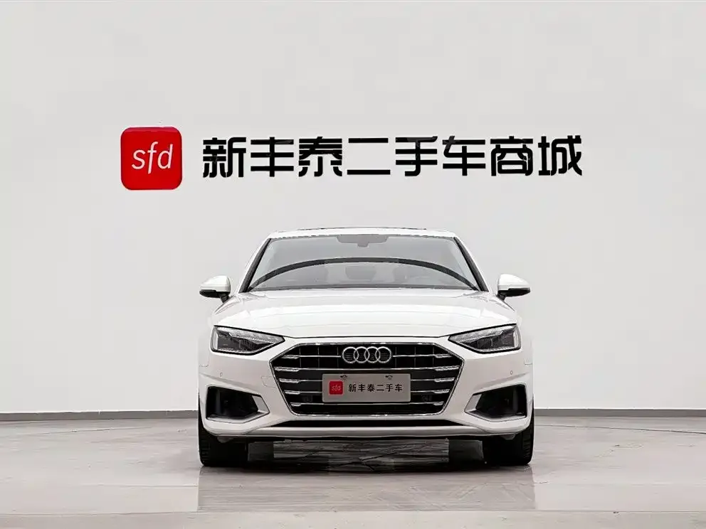 Audi A4L 2022 из CN, фото 2