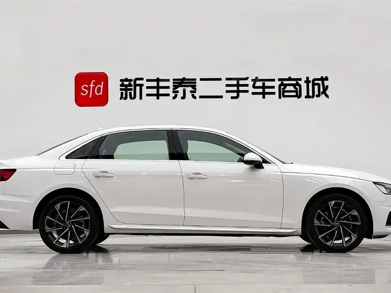 Audi A4L 2022 из CN, фото 3