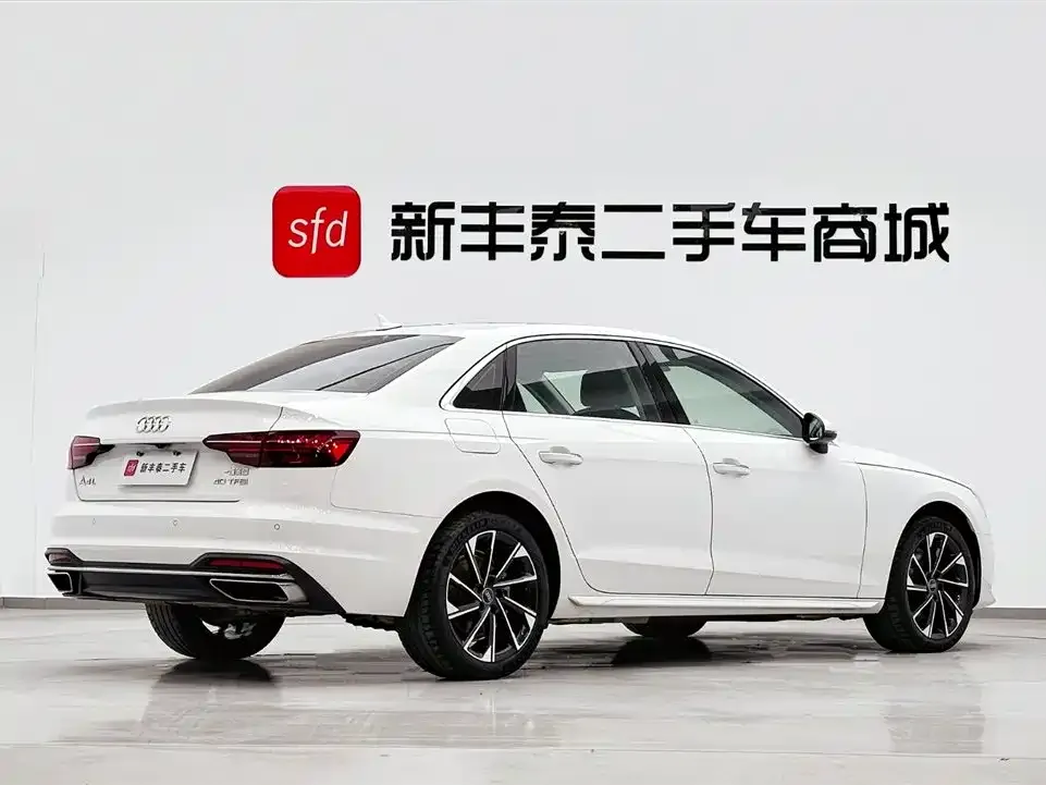 Audi A4L 2022 из CN, фото 5