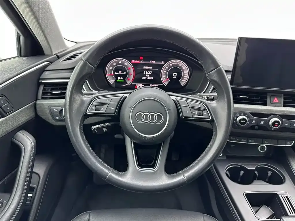 Audi A4L 2022 из CN, фото 9