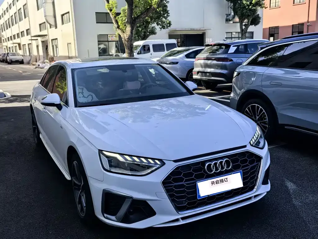 Audi A4L 2021 из CN, фото 3