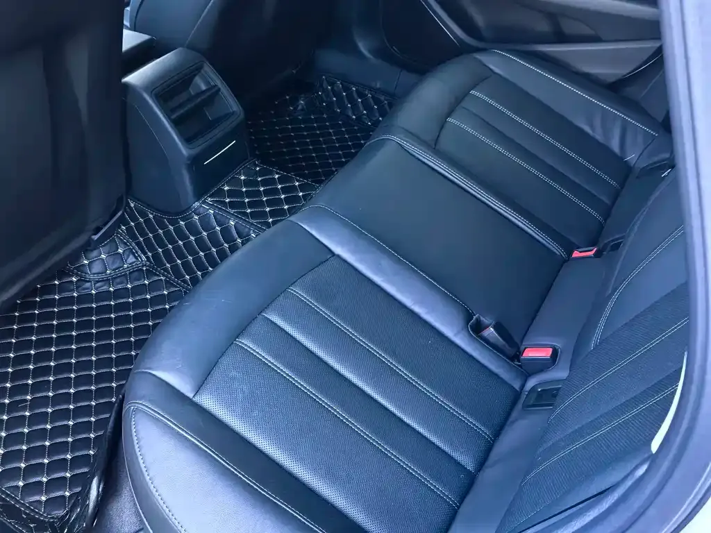 Audi A4L 2021 из CN, фото 5