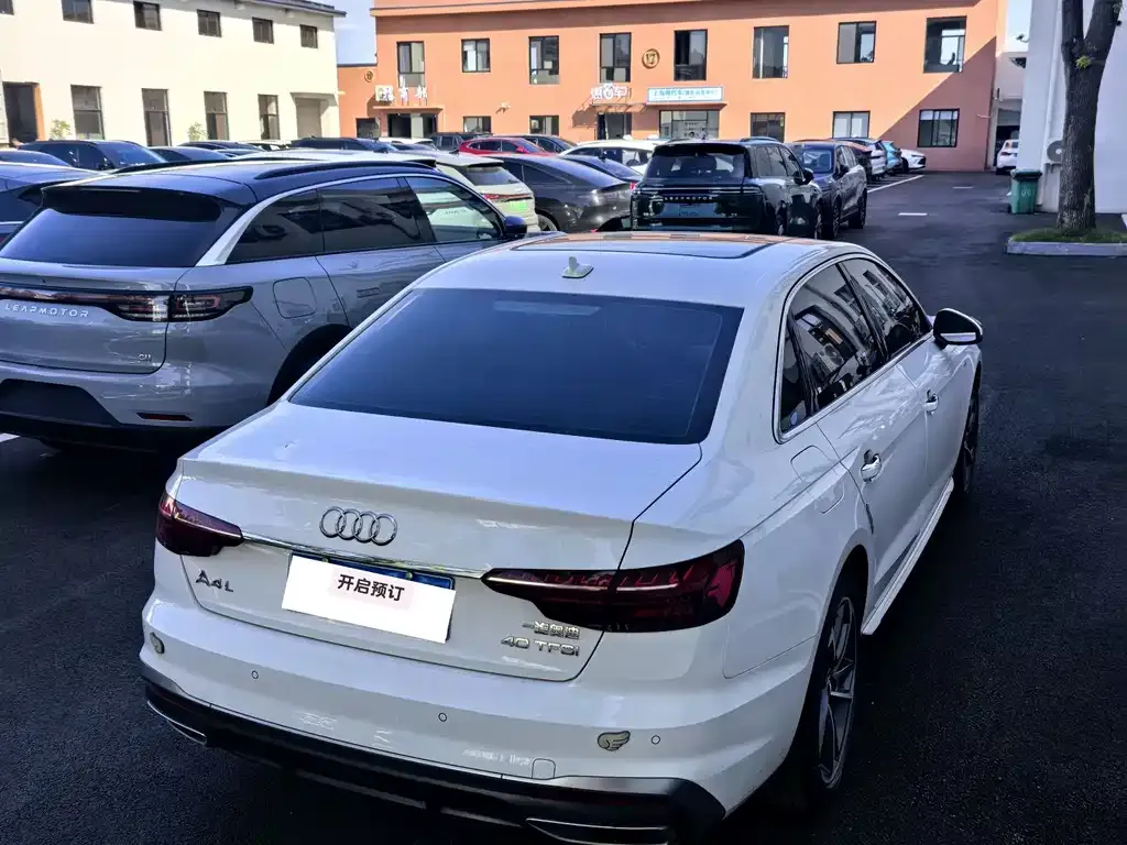 Audi A4L 2021 из CN, фото 7