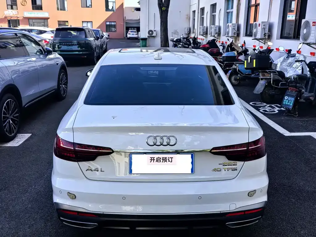 Audi A4L 2021 из CN, фото 8