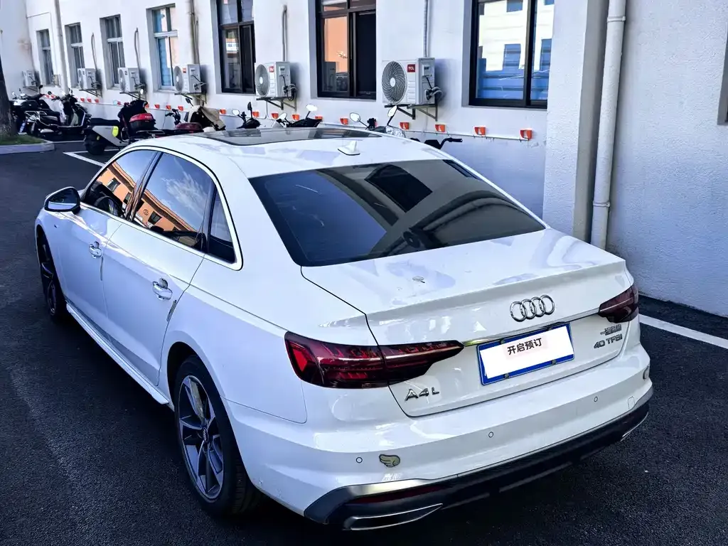 Audi A4L 2021 из CN, фото 9