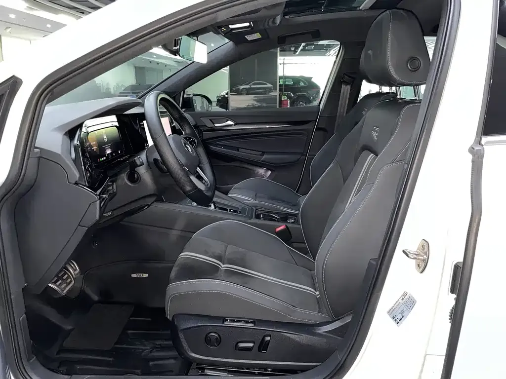 Volkswagen Golf 2021 из CN, фото 10